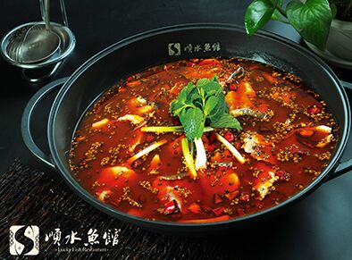 在重慶魚(yú)的加盟店有哪些 順?biāo)~(yú)館人氣更高